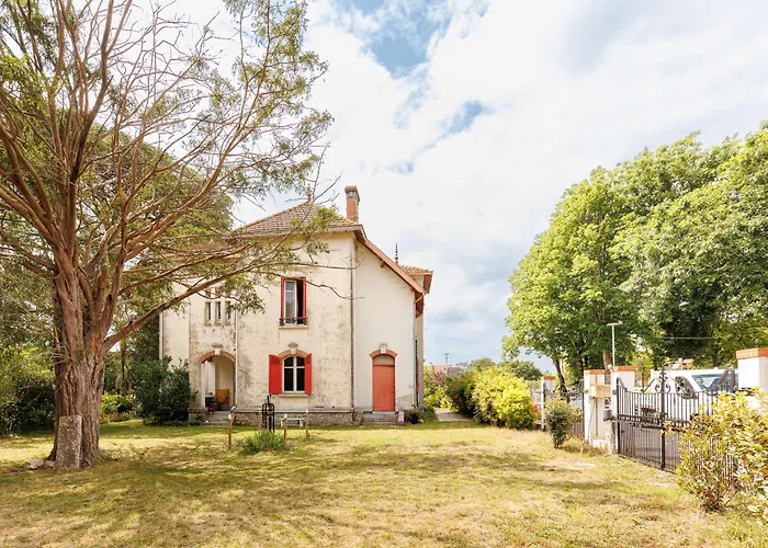 Lingaillat, Au Coeur D'un Parc